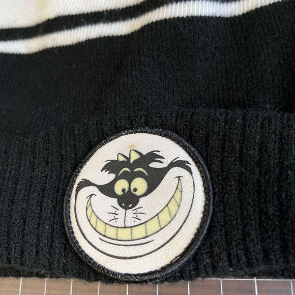 RARE Vans x Disney Alice in Wonderland Cheshire Cat Authentic Hat/Beanie - Picture 4 of 9
